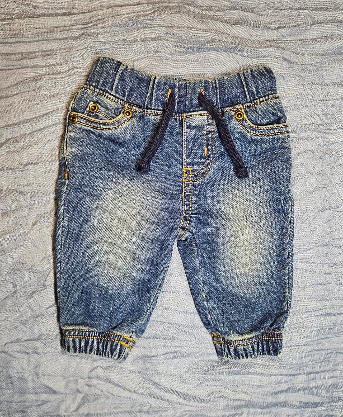 Jean bebé, cómodo y moderno