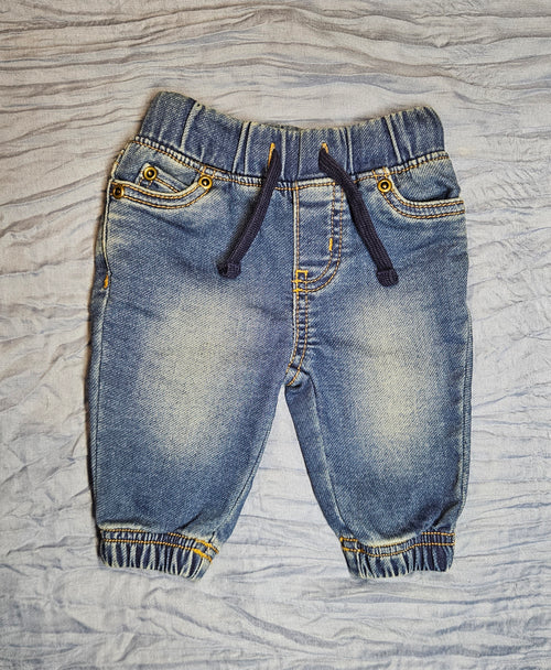 Jean bebé, cómodo y moderno