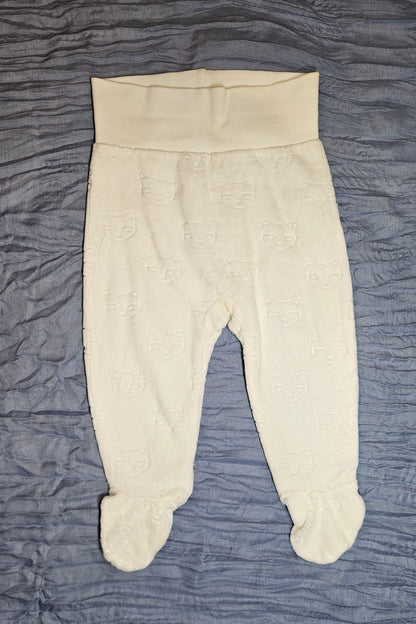 Pantalón bebé, blanco y suave